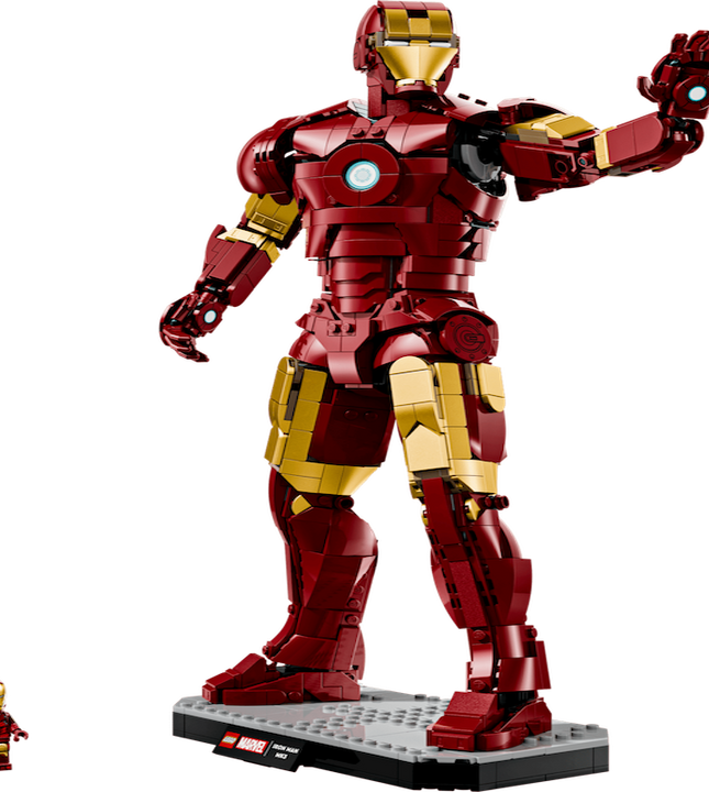 Large Iron Man Buildable Figure Display Set